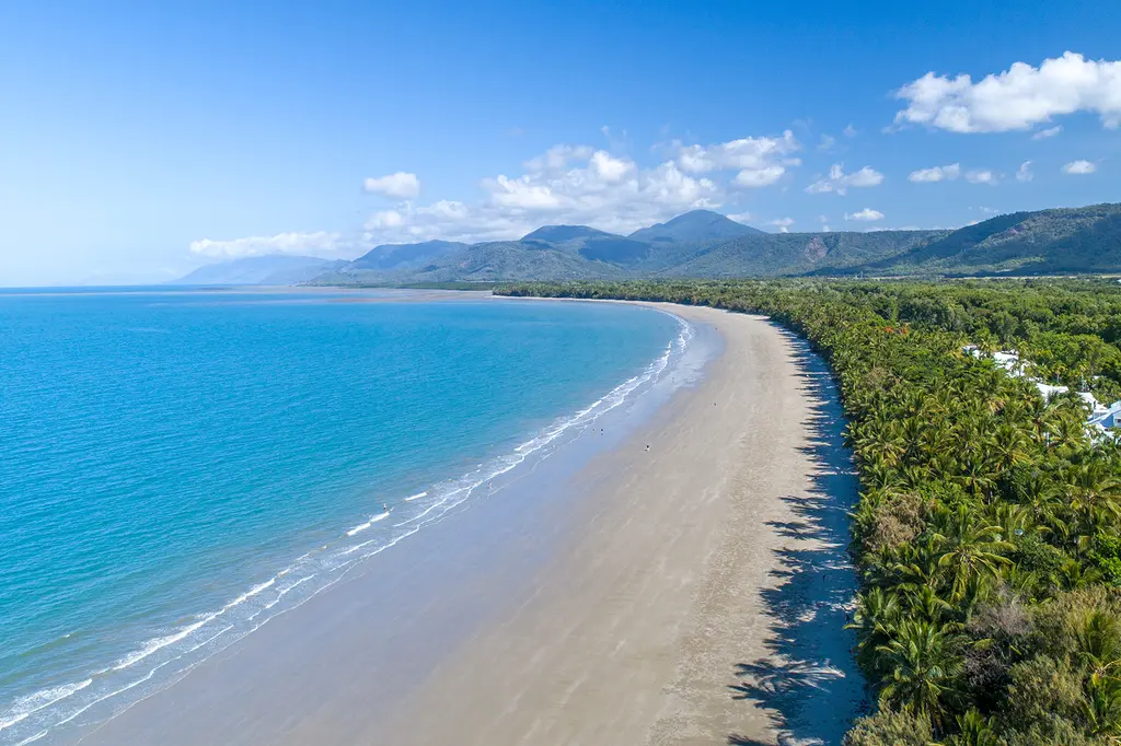 Mantra PortSea Port Douglas image 2