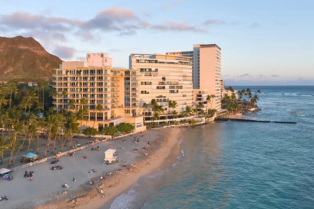 Kaimana Beach Hotel image 10