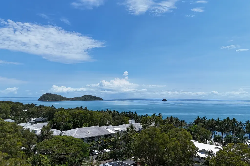 Oasis at Palm Cove image 1