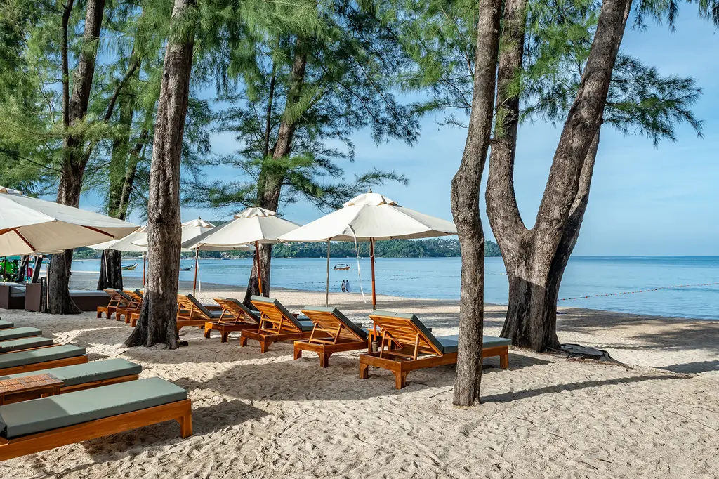 Amora Beach Resort Phuket image 4