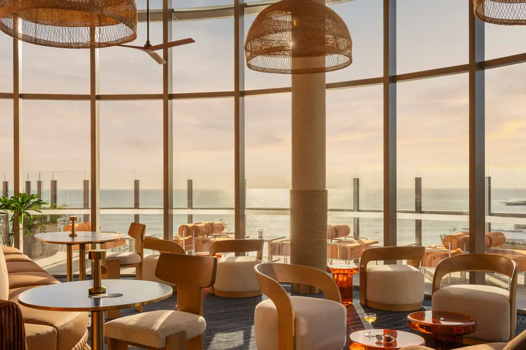 Avani Mooloolaba Beach Hotel image 2