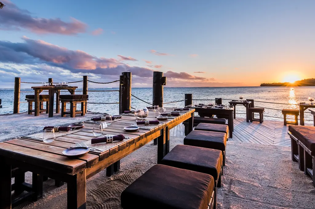 Warwick Fiji image 2