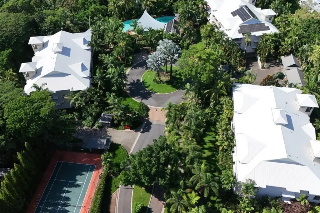 Oasis at Palm Cove image 7