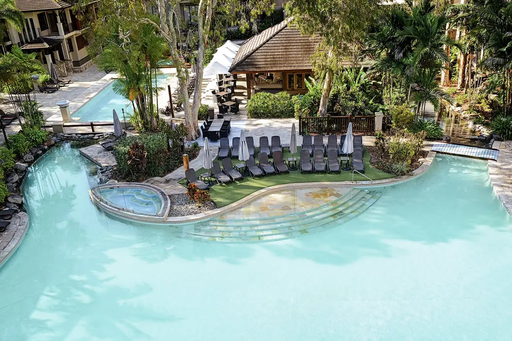 Pullman Palm Cove Sea Temple Resort & Spa image 1