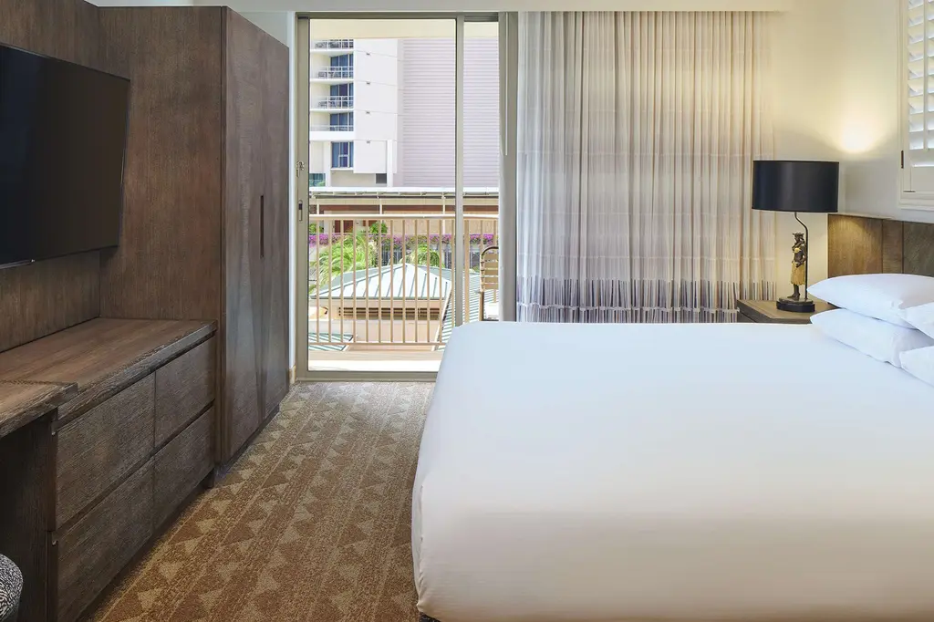 Embassy Suites by Hilton Waikiki Beach Walk image 3