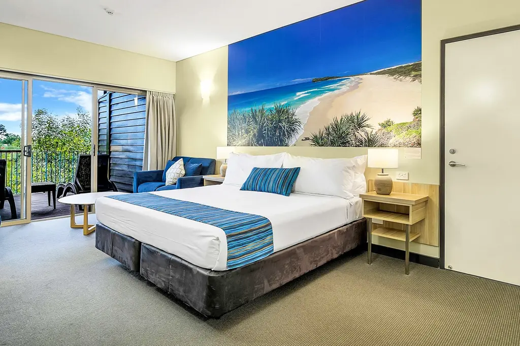 Kingfisher Bay Resort image 3