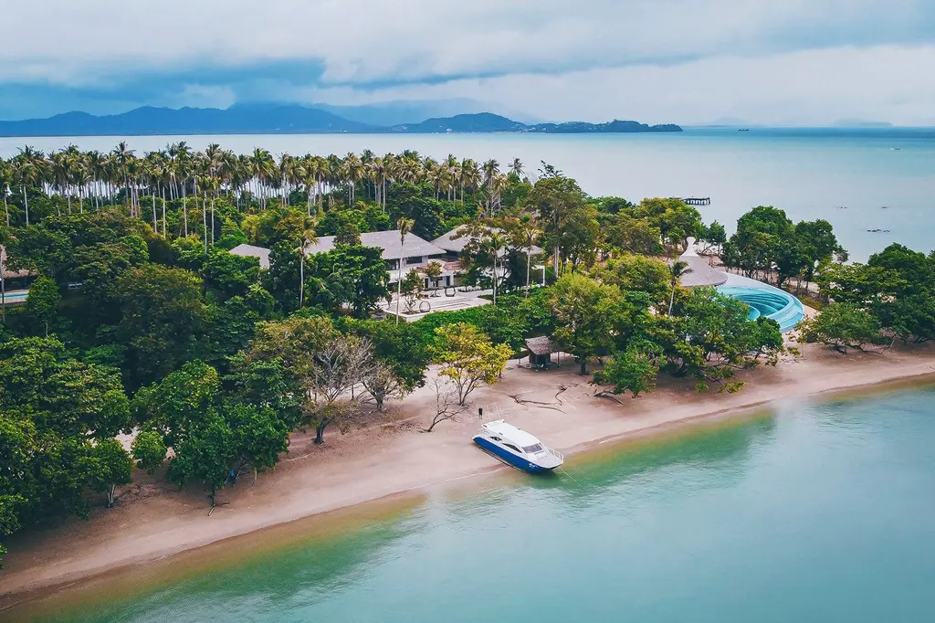 Island Escape by Burasari image 13