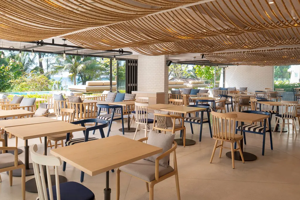 Radisson Blu Resort, Phuket Mai Khao Beach image 2